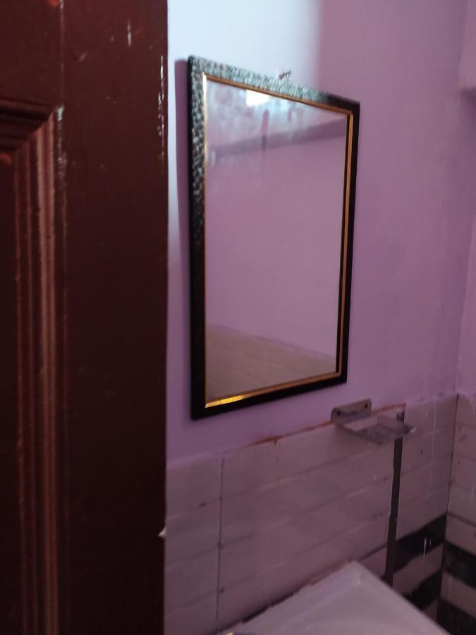 Oyo 82476 Royal Garden Газиабад Екстериор снимка