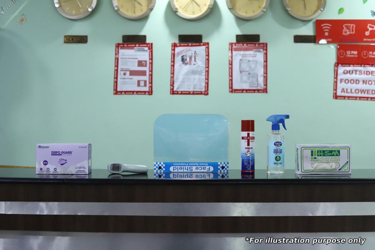 Oyo 82476 Royal Garden Газиабад Екстериор снимка