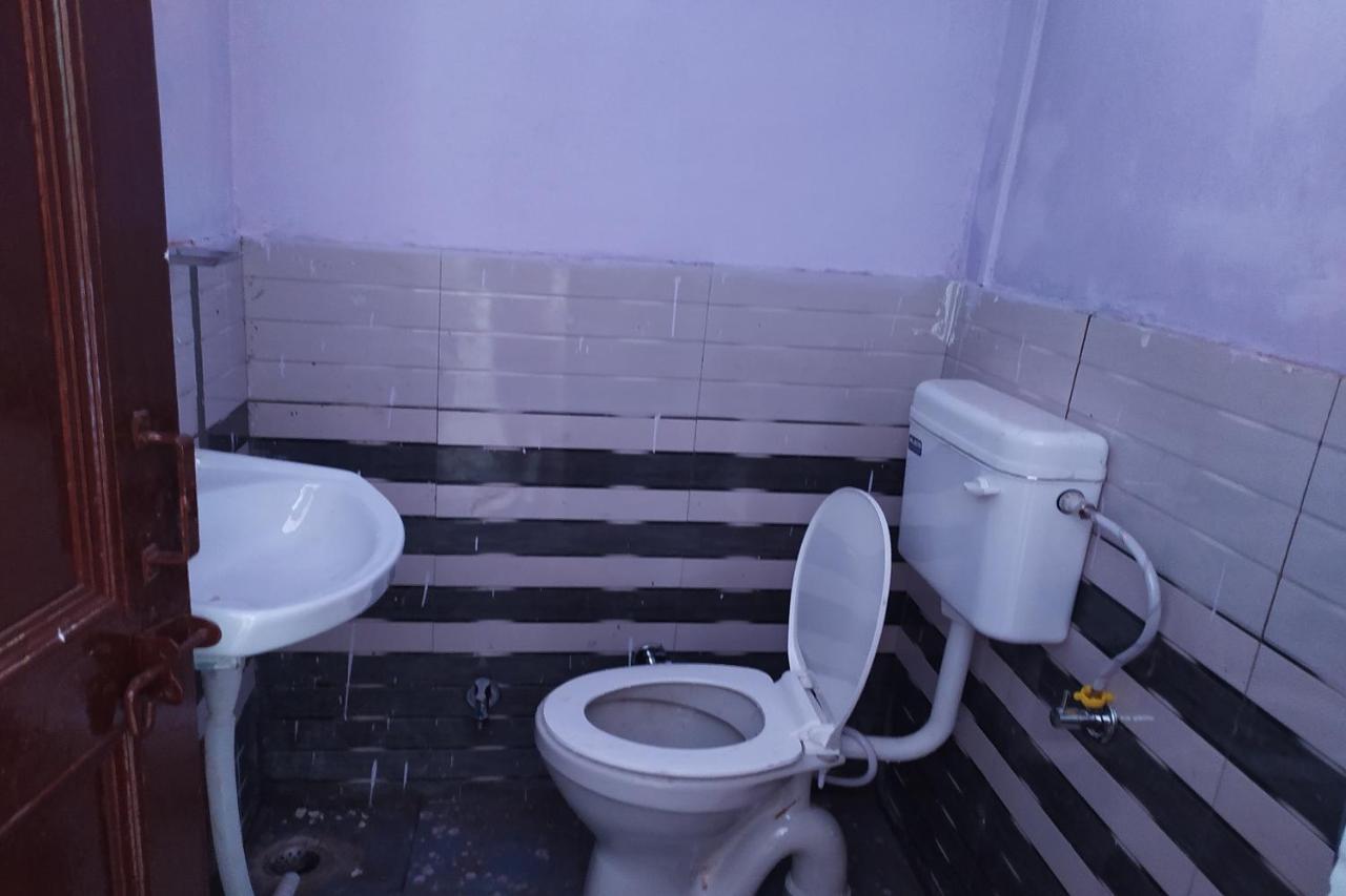 Oyo 82476 Royal Garden Газиабад Екстериор снимка